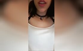 0339 Turkish Girl Fingers Her Pussy